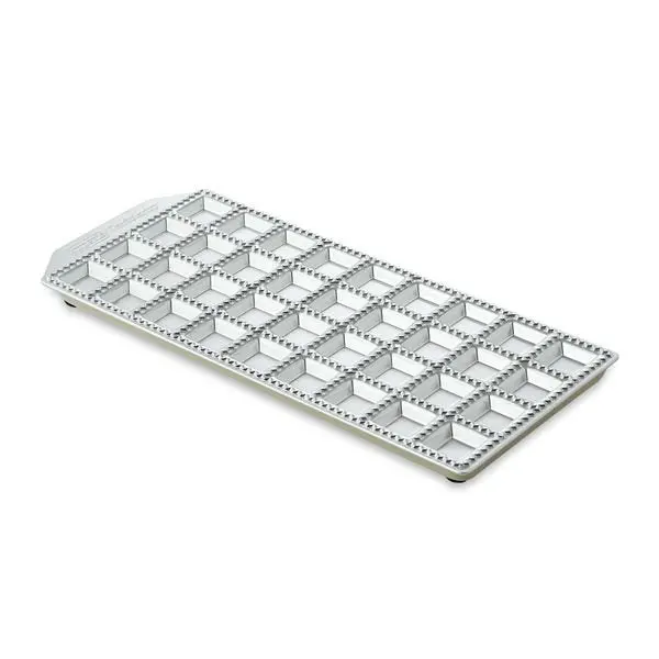 36-Cavity Ravioli Maker With Wooden Rolling Pin – Imperia 1