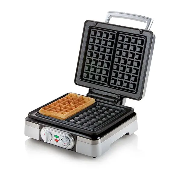 Domo Do9149W 1400W Metal-Bodied Waffle Iron With Non-Stick Plates 1