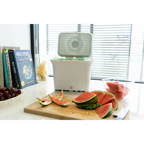 Full Circle Fresh Air Countertop Compost Bin – 5.7 L Odor-Resistant Kitchen Composter 1