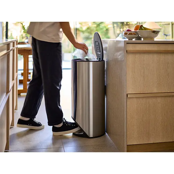 Joseph Joseph Arc 30 L Pedal Bin – Stainless Steel 1