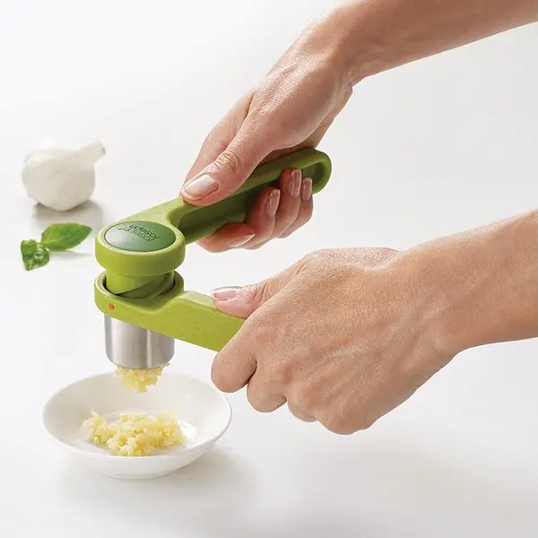 Joseph Joseph Helix Garlic Press 1