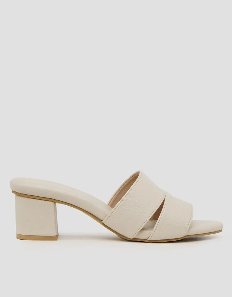 Saint Yves Women'S Heeled Sandals With Strappy Design Smcs20 1