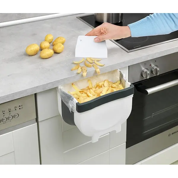Wenko (Maximex) Fago 5 L Door-Mount Trash Bin 1
