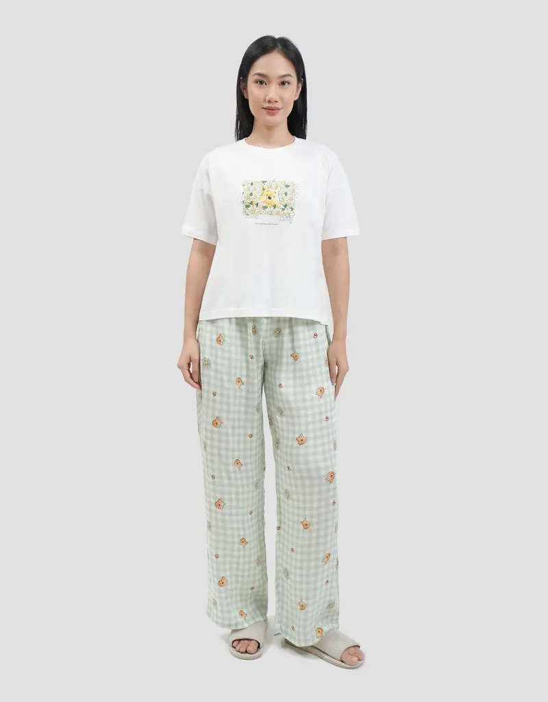 Women'S Pooh 'Smell The Flower' Botanical Pajama Set 1